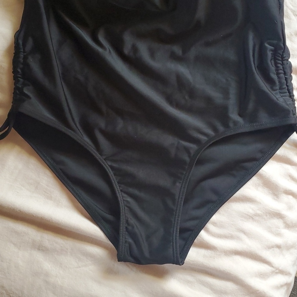 One Shoulder Ruffle One Piece Swimsuit - Picture 13 of 13
